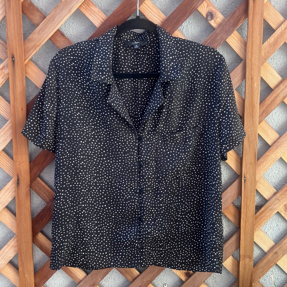 Lulu's Button down polka dot top